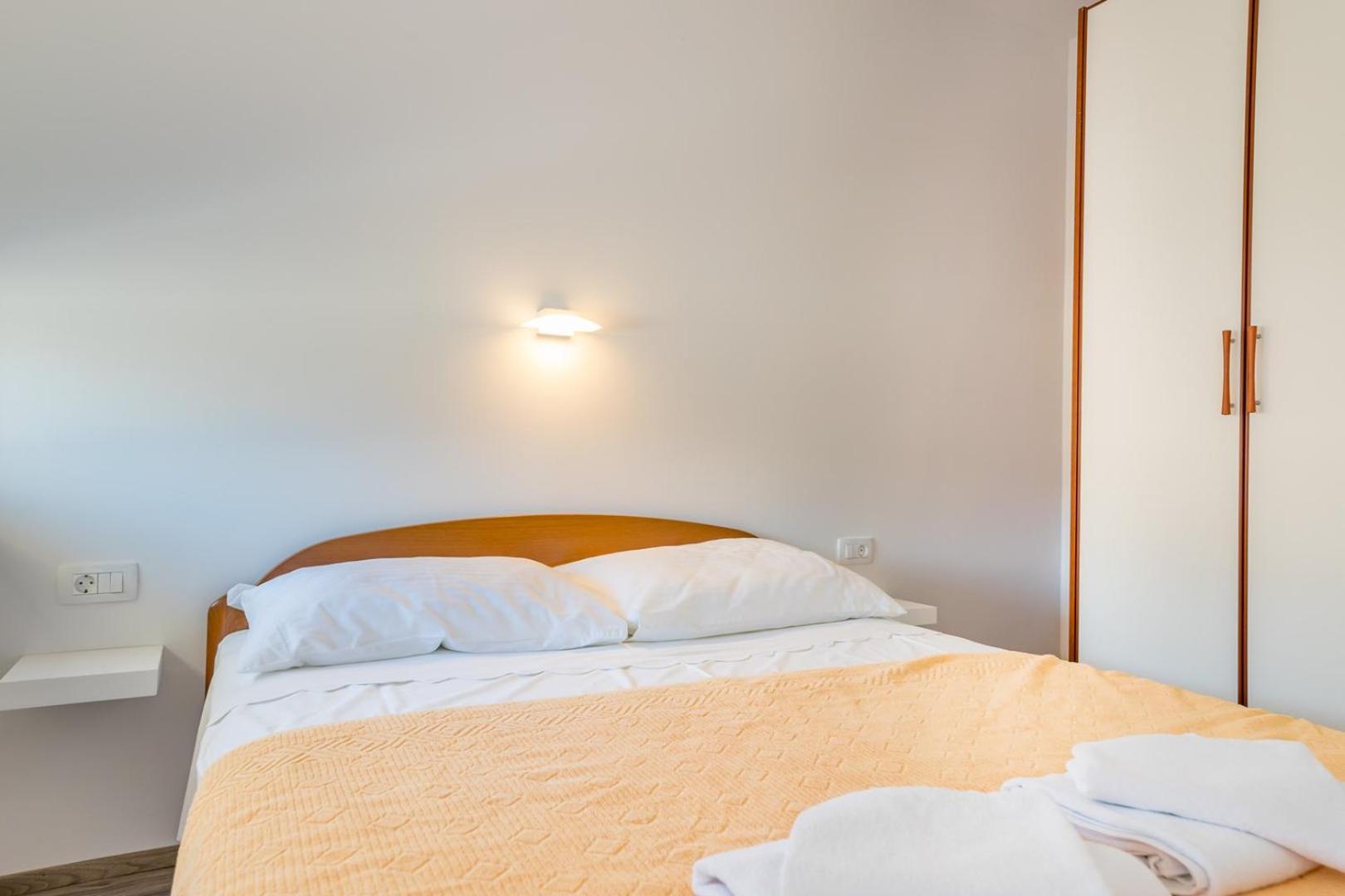 Apartments & Rooms Dekanic Baška Eksteriør bilde