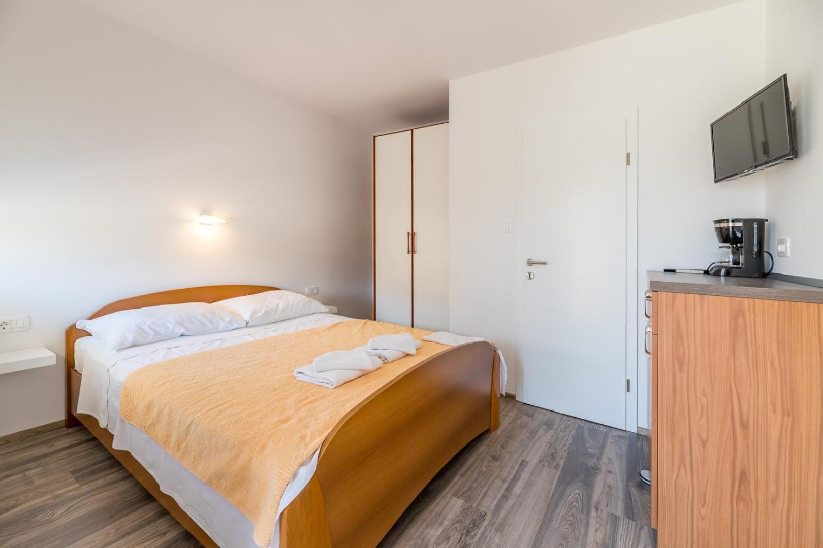 Apartments & Rooms Dekanic Baška Eksteriør bilde